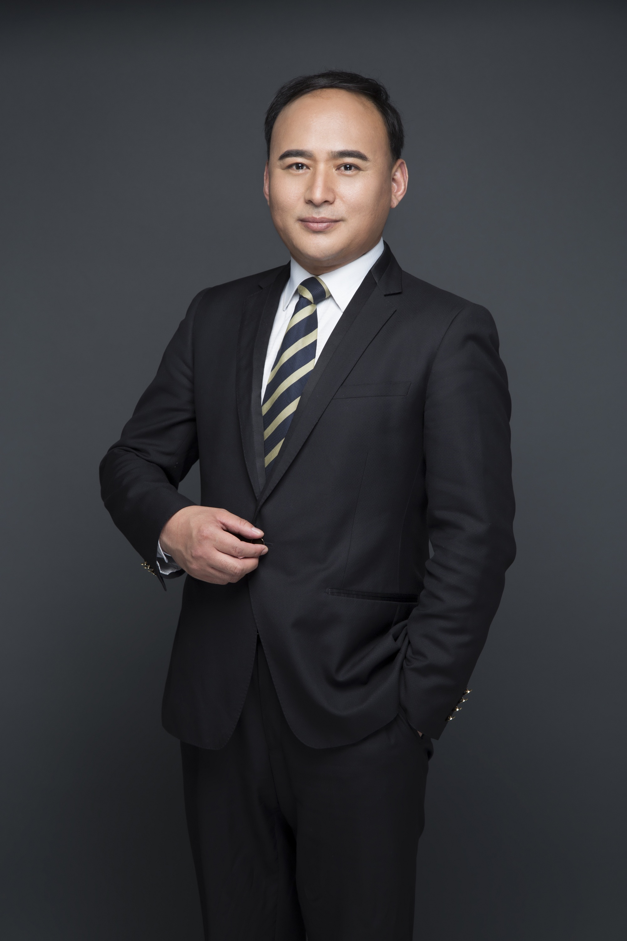邓家伟 视觉设计总监